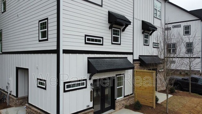 Building Photo - 1994 Main St NW