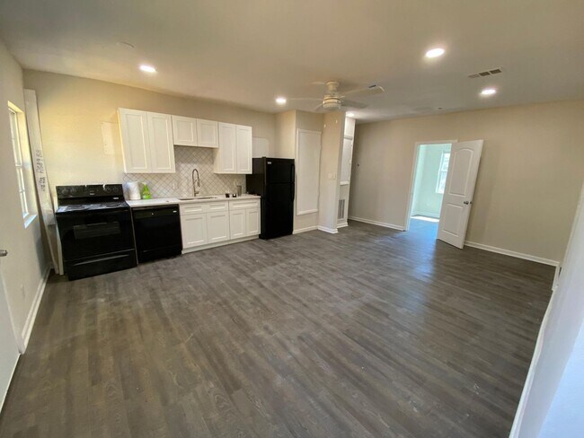 Photo - 615 Parkview Ave Unit Apartment 2