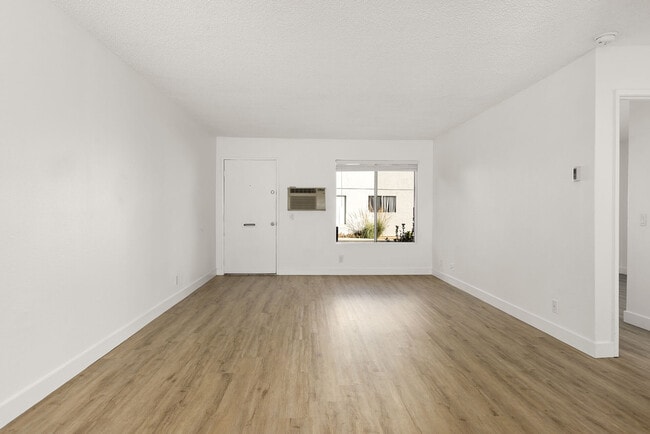 Photo - Valle at 9121 Kenwood