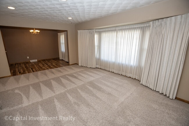 Photo - 2521 Orchard Ln