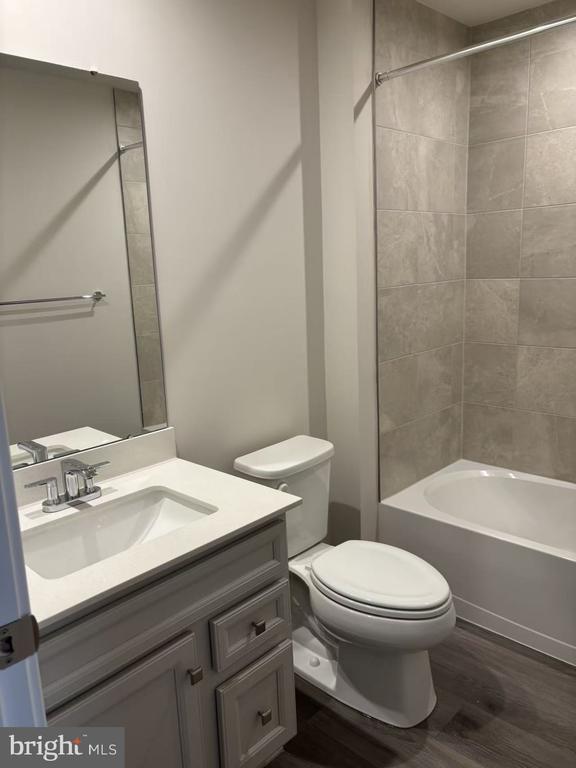 Photo - 2652 Tisbury Ln