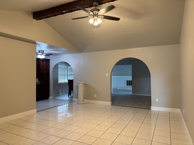 Photo - 3114 Kleinmann Ave