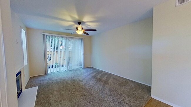 Photo - 1704 Reggio Aisle