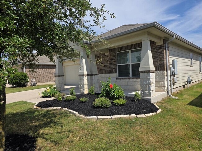 Photo - 114 Groves Ln