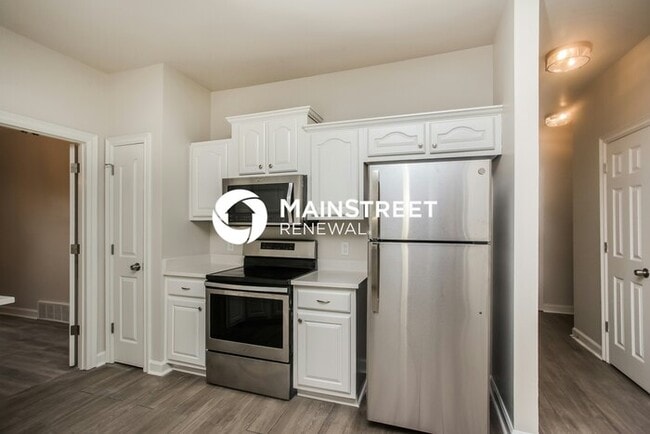 4 Bedroom Pet-Friendly Home in Olive Branch, MS with Main Street Renewal