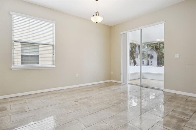 Photo - 1440 Scarlet Oak Loop