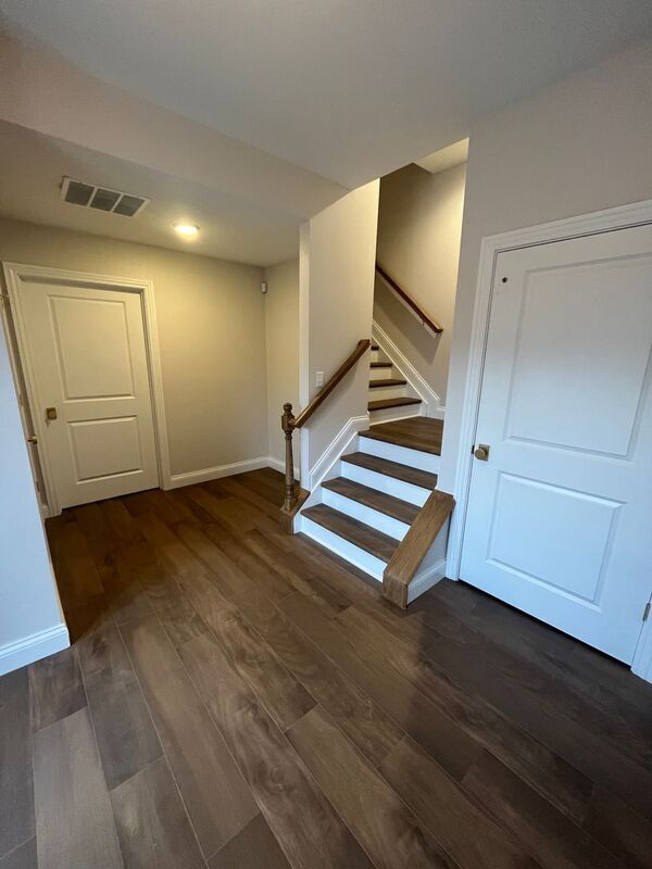 Photo - 140 W 13th St