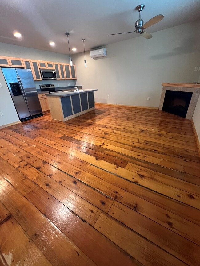 Open Concept - 922 Main St Unit A