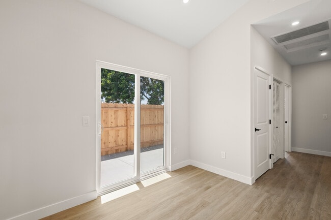 Photo - 9412 Pike Rd