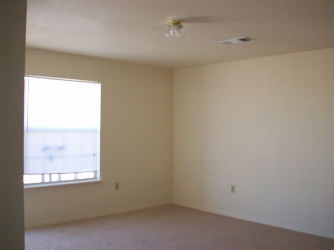 Living Room - Gidding Apartments