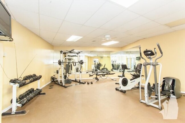 Photo - 6401 N Sheridan Rd