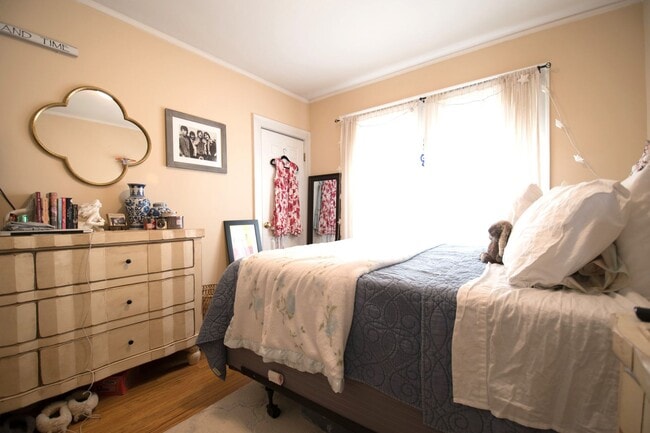 Photo - Amazing 3 bath in Brighton!!