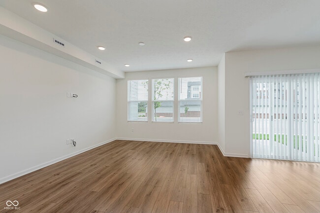 Photo - 7288 Shroyer Wy