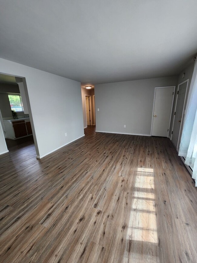 Photo - Thomsen 1580-1584 Unit 1584