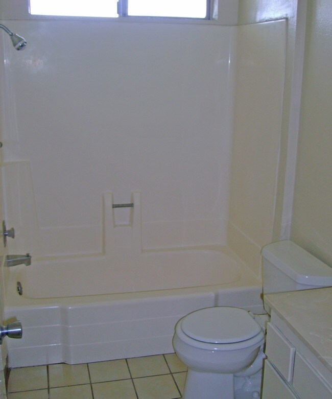 Bathroom - Green Meadows Apartments