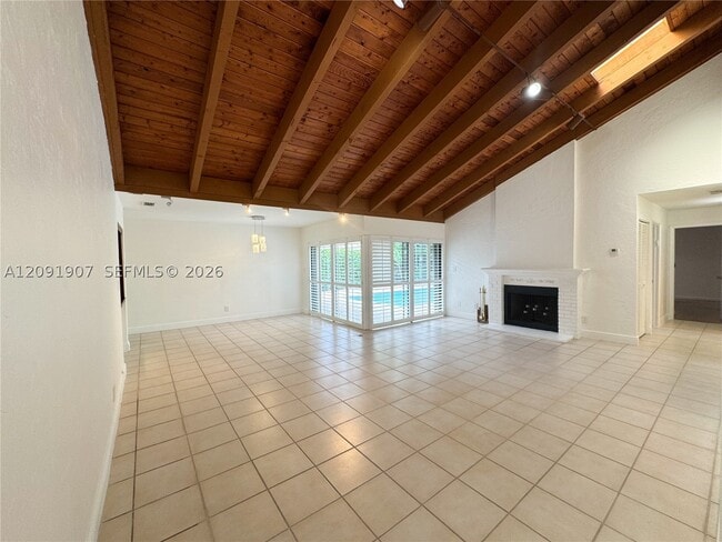 76 Ivy Rd