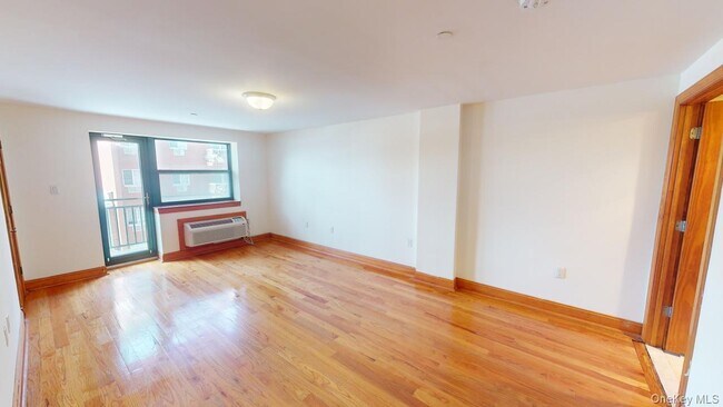 135-23 82nd Ave Unit 3E