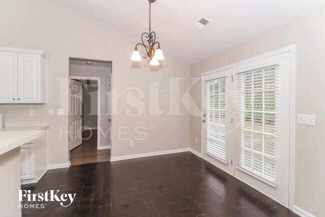 7250 Lanier Cove Ct