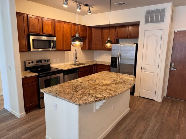 Building Photo - 13456 Via Varra Rental
