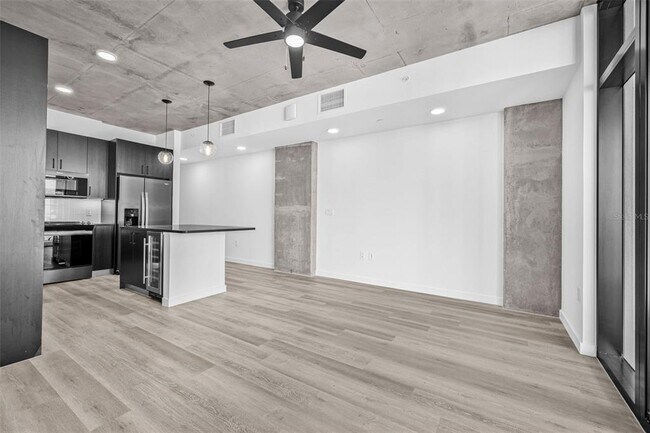 Photo - 221 Main St N Unit 1005