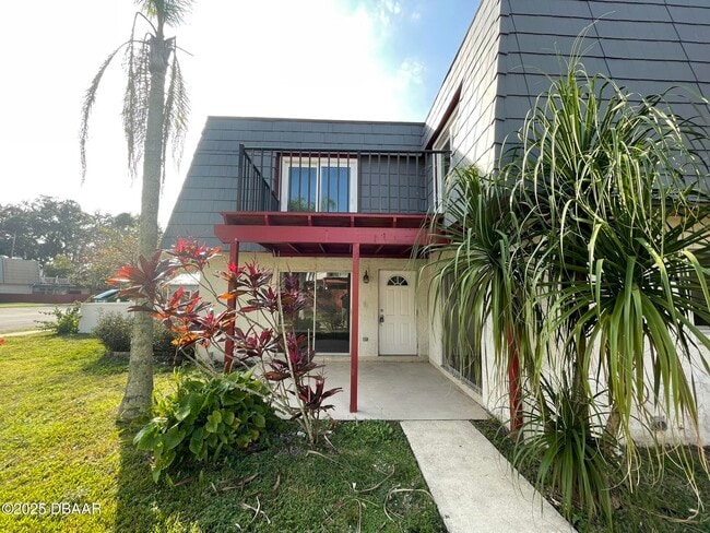 Photo - 97 Springwood Square