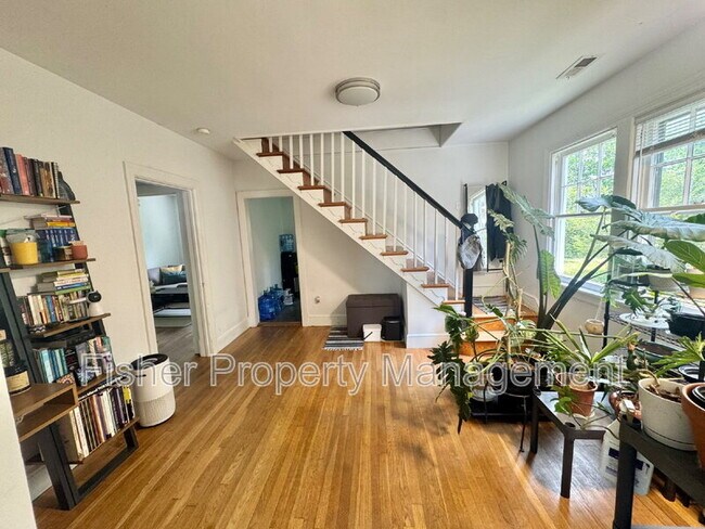 2205 Fenton St