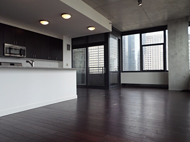 Photo - 235 W Van Buren St Unidad 2201