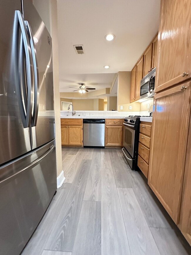 Photo - 1875 Baudouin Pl