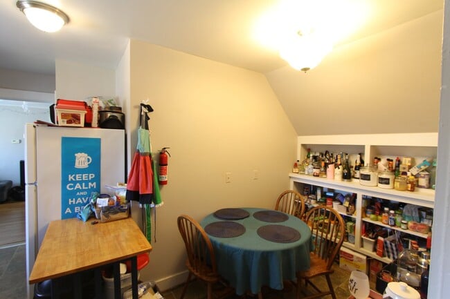 Photo - 1325 Packard St Unidad 2