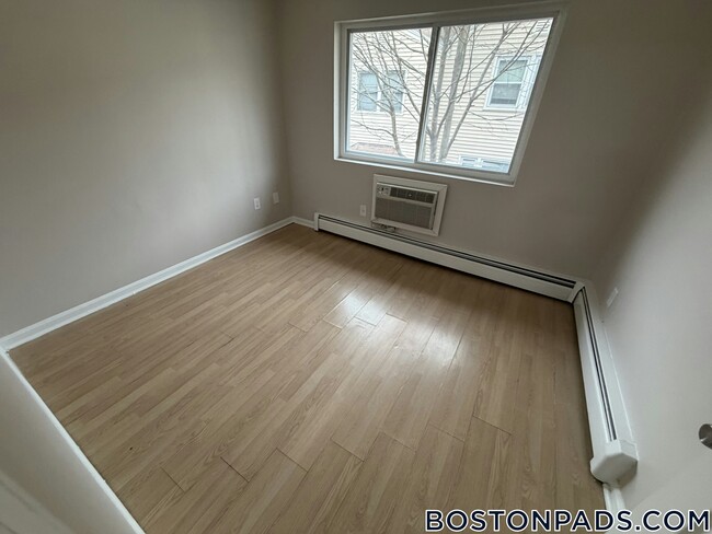 Photo - 134 Willard St Unidad 20