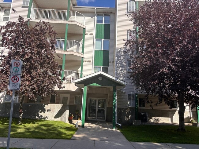 Building Photo - 2203 Angus St Unit 209