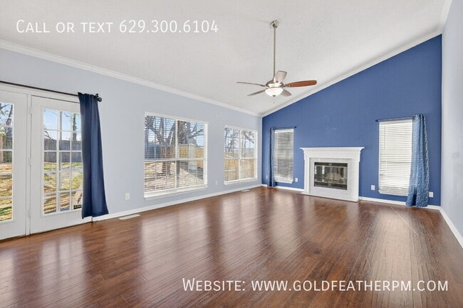 Photo - 905 Split Oak Dr