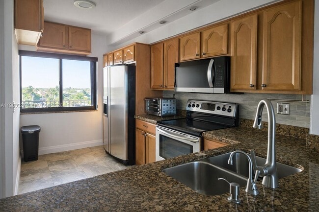 Photo - 2300 NE 33rd Ave Unit 606