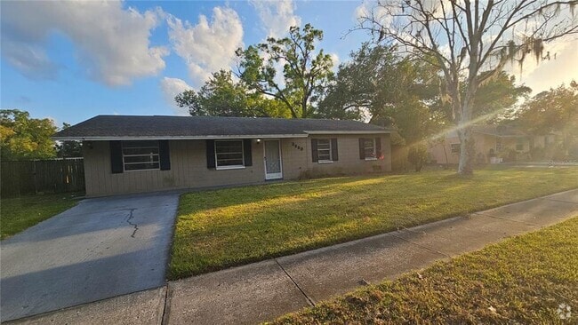 Building Photo - 3009 S Willow Dr Rental