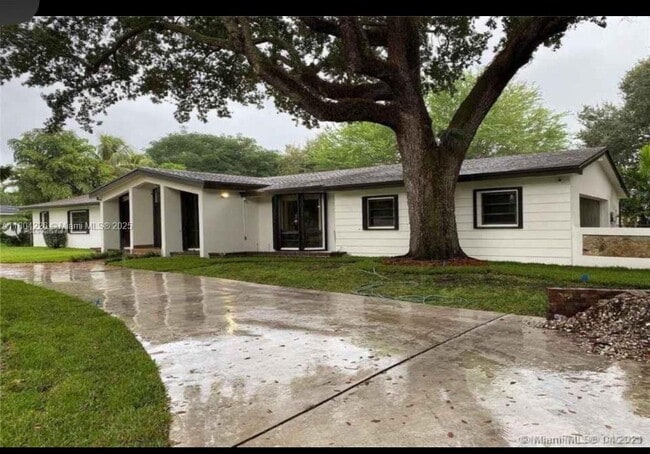 Building Photo - 7440 SW 70th Ter Rental