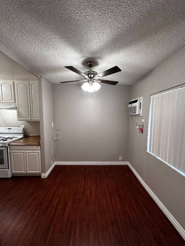 Photo - 409 N Los Robles Ave Unidad 4