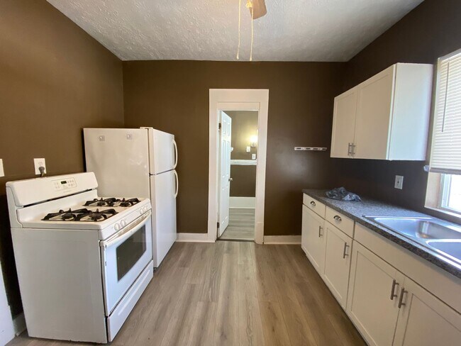 Photo - 636-638 Fern St Akron Oh 44307 MFH2 .T3 Unit 636