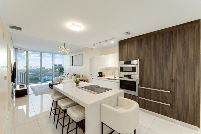 Photo - 851 NE 1st Ave Unidad 2308