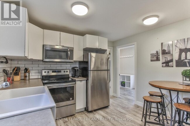Photo - 918 William St Unit #Upper