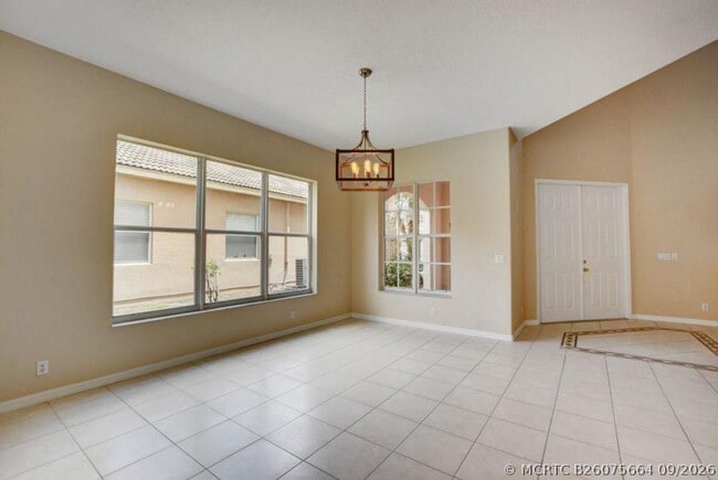 1388 Beacon Cir