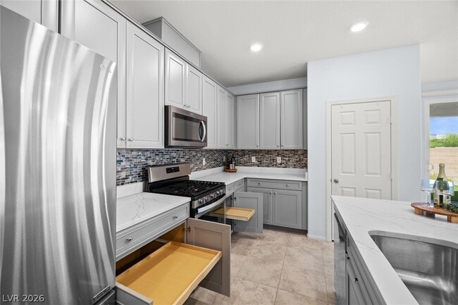 5827 Casa Branca St