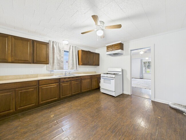 Photo - 9123 Cameron St Unit House #1