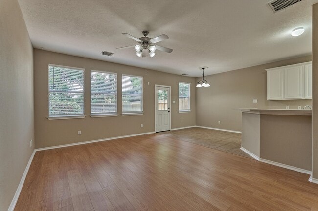 Photo - 106 E Stedhill Loop