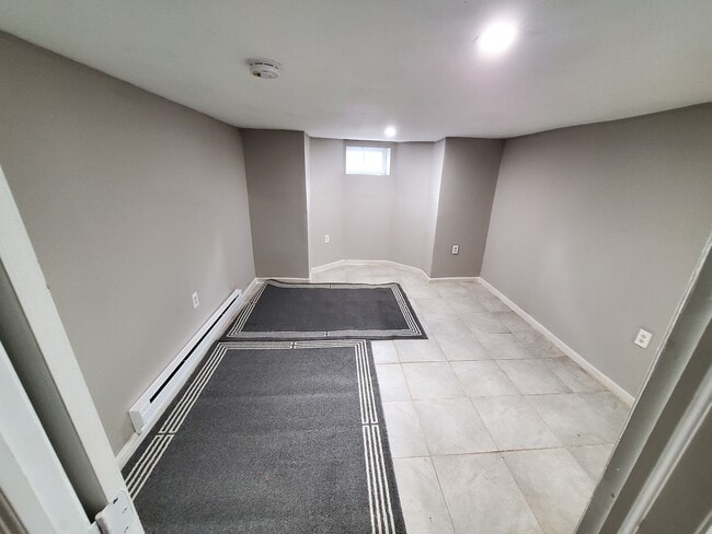 283 S 11th St Unidad Basement