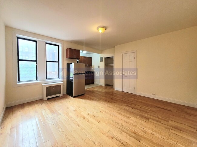 Building Photo - 585 W 204th St Rental