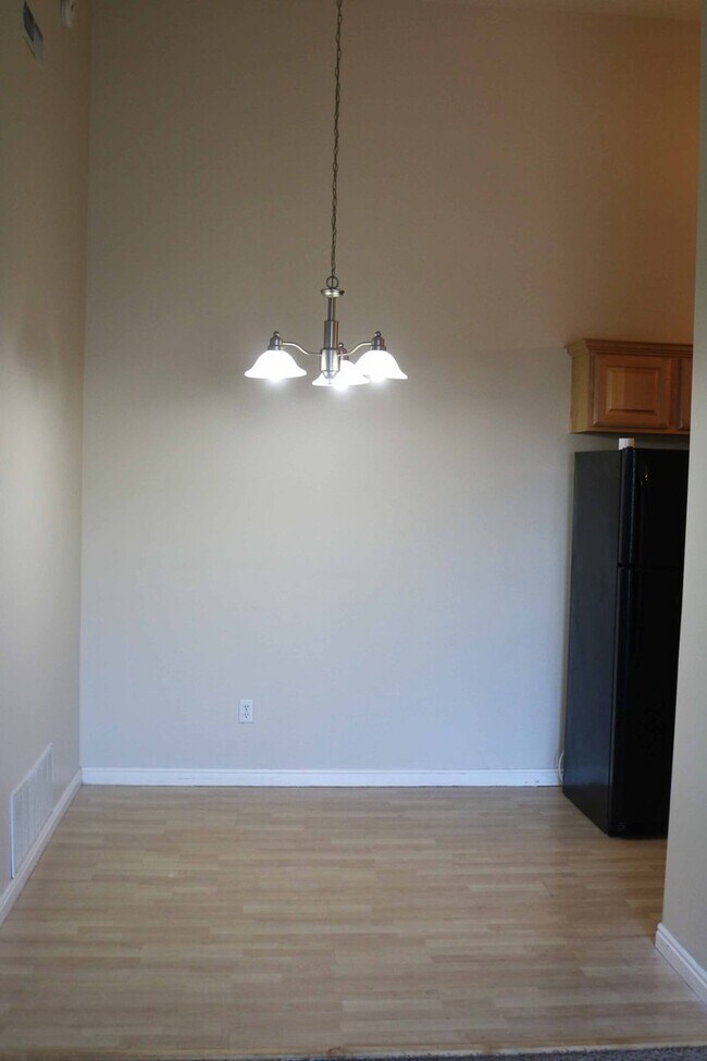 Photo - 1574 Westbury Way