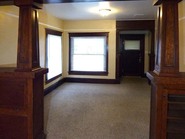 Photo - Charming 2 Bedroom with Bonus/Laundry Room