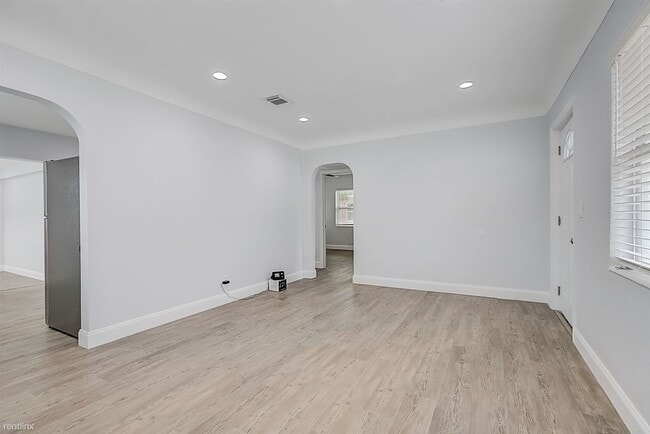 Photo - 2 br, 1 bath House - 3495 17th Avenue South