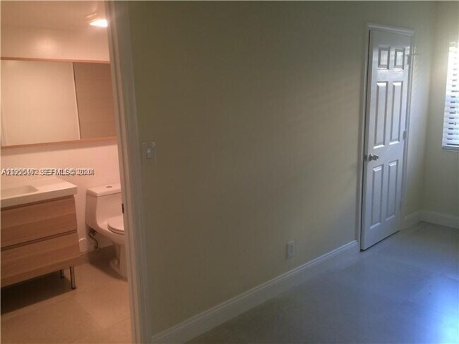 Photo - 650 S Park Rd Unit 11-5