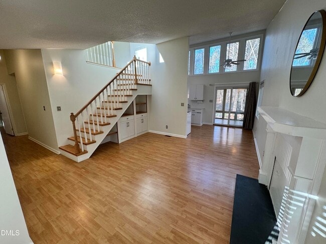 Photo - 118 Creeks Edge